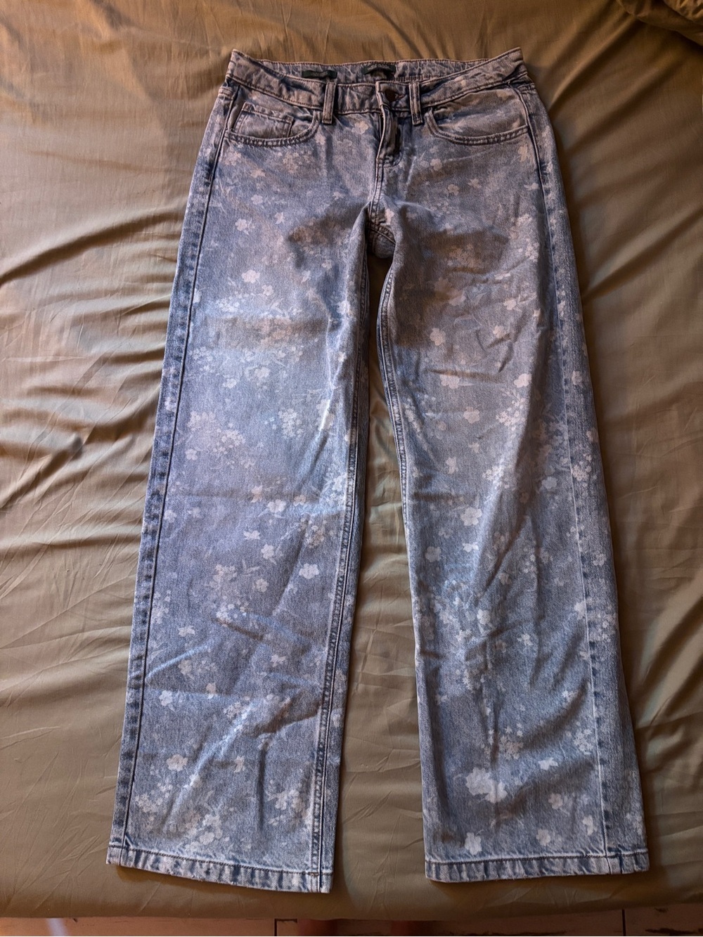 Women’s Low Rise Light Blue Floral-Effect Straight Jeans